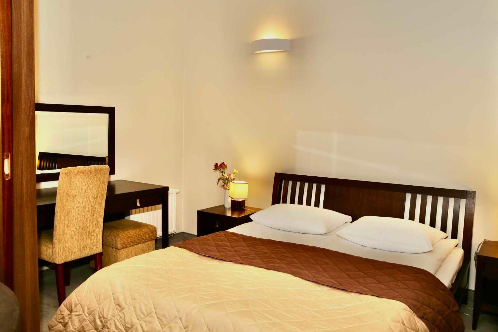 Hotel Teczowy Mlyn Kielce Exterior photo