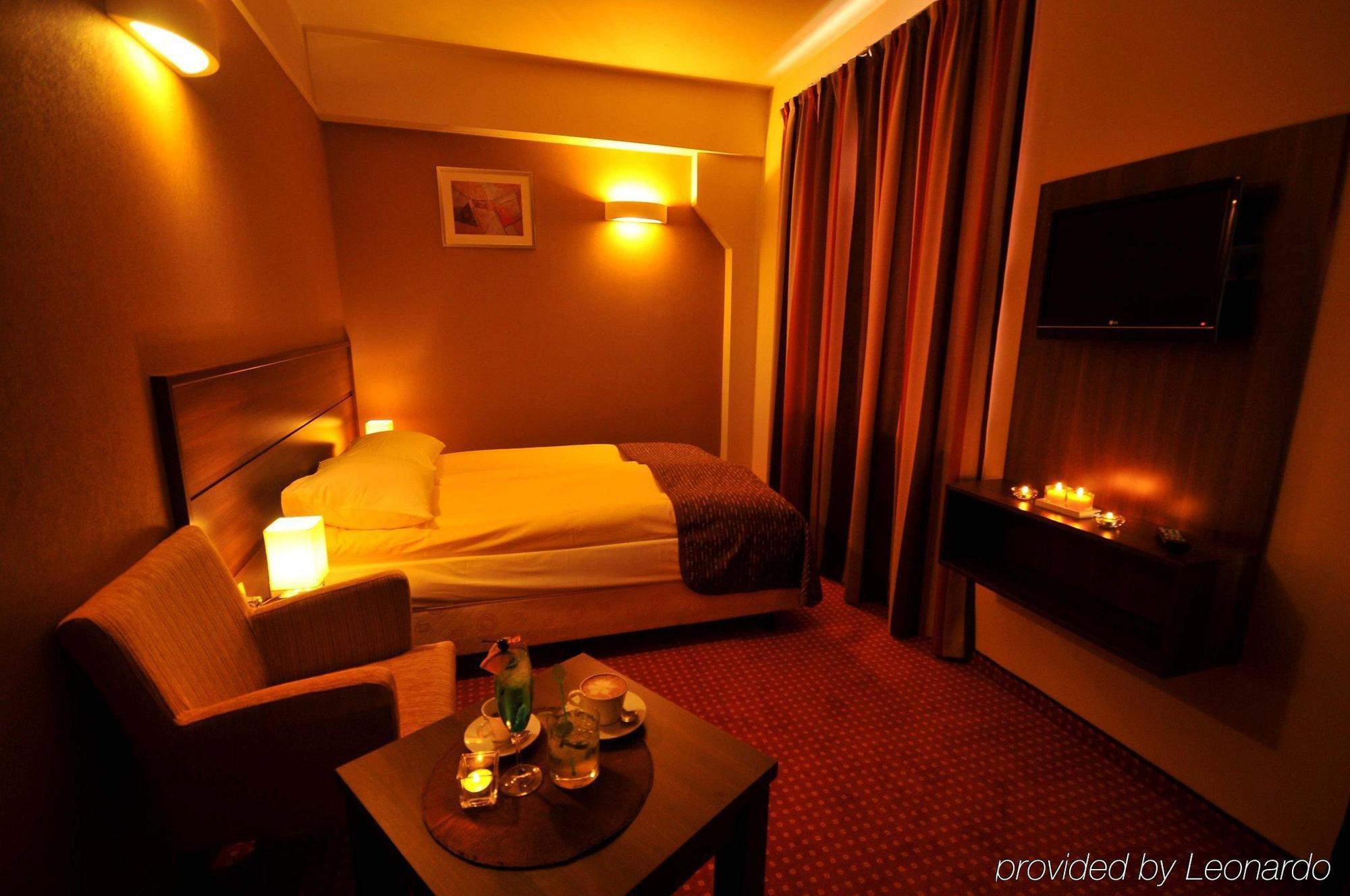 Hotel Teczowy Mlyn Kielce Room photo