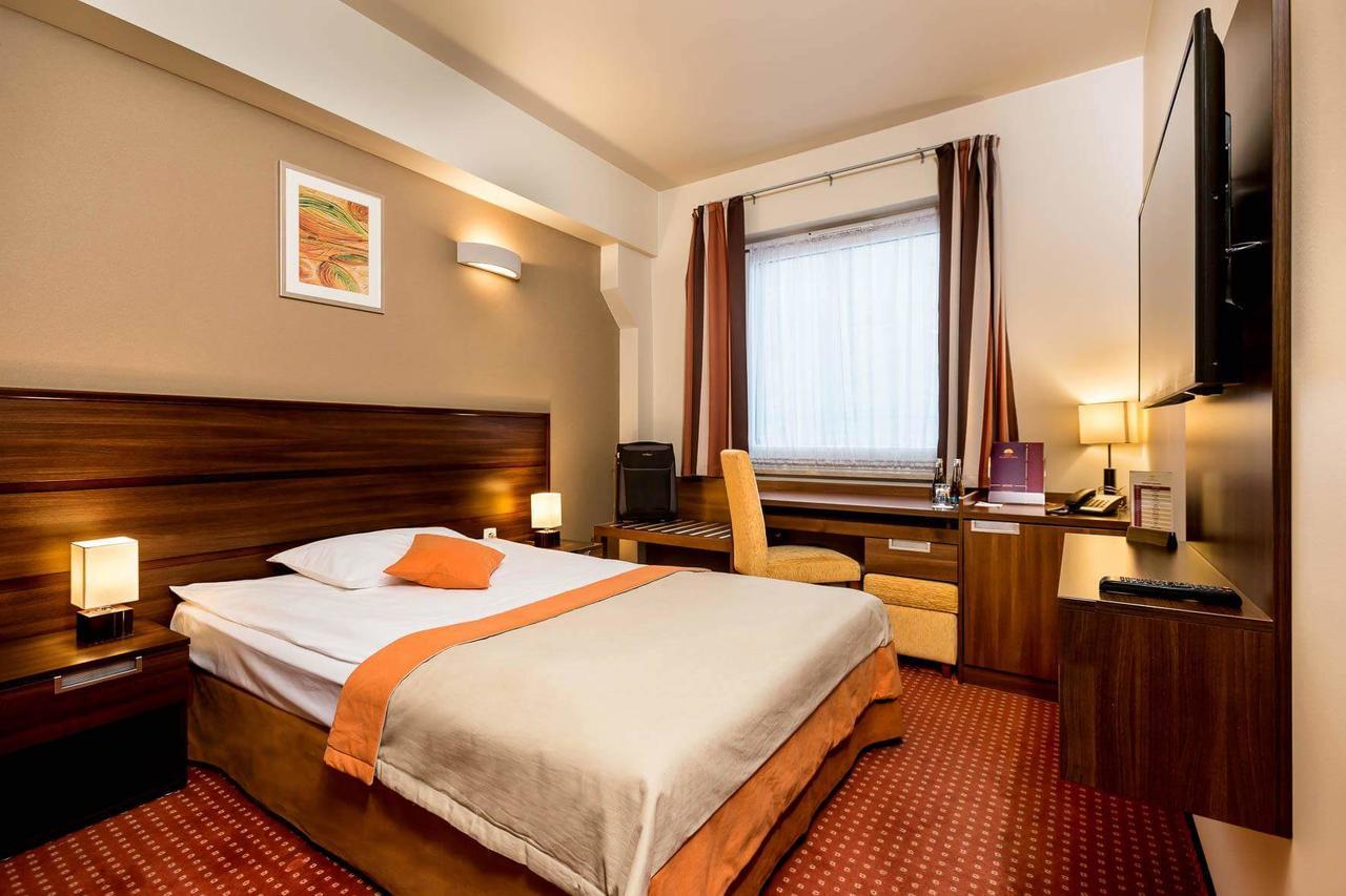 Hotel Teczowy Mlyn Kielce Exterior photo